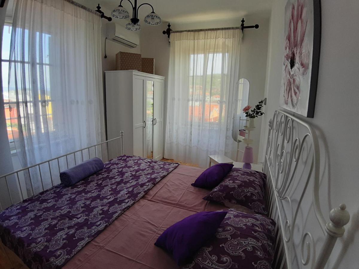 Apartment Palazzo Sare Vrbnik Exterior photo