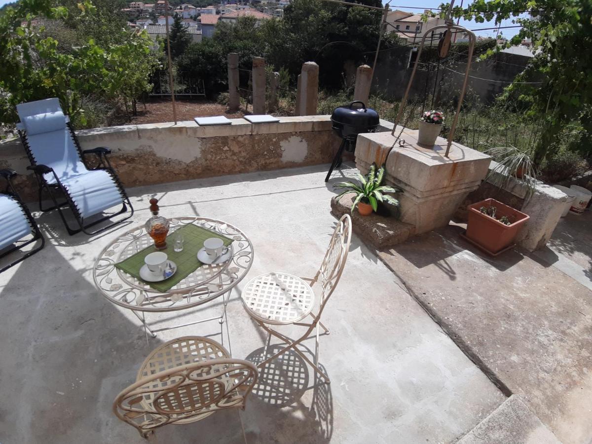 Apartment Palazzo Sare Vrbnik Exterior photo