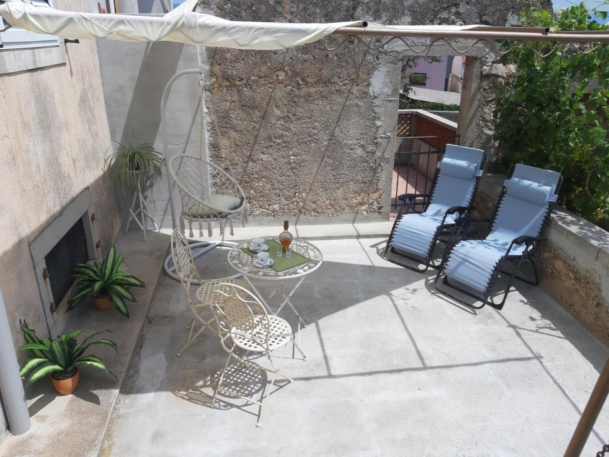 Apartment Palazzo Sare Vrbnik Exterior photo