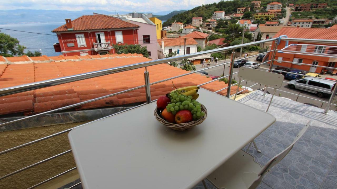 Apartment Palazzo Sare Vrbnik Exterior photo