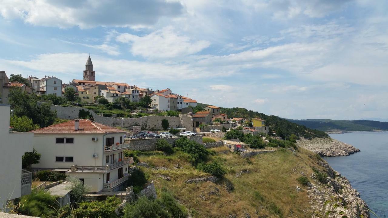 Apartment Palazzo Sare Vrbnik Exterior photo
