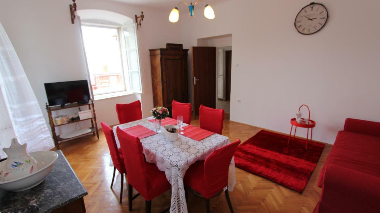 Apartment Palazzo Sare Vrbnik Exterior photo